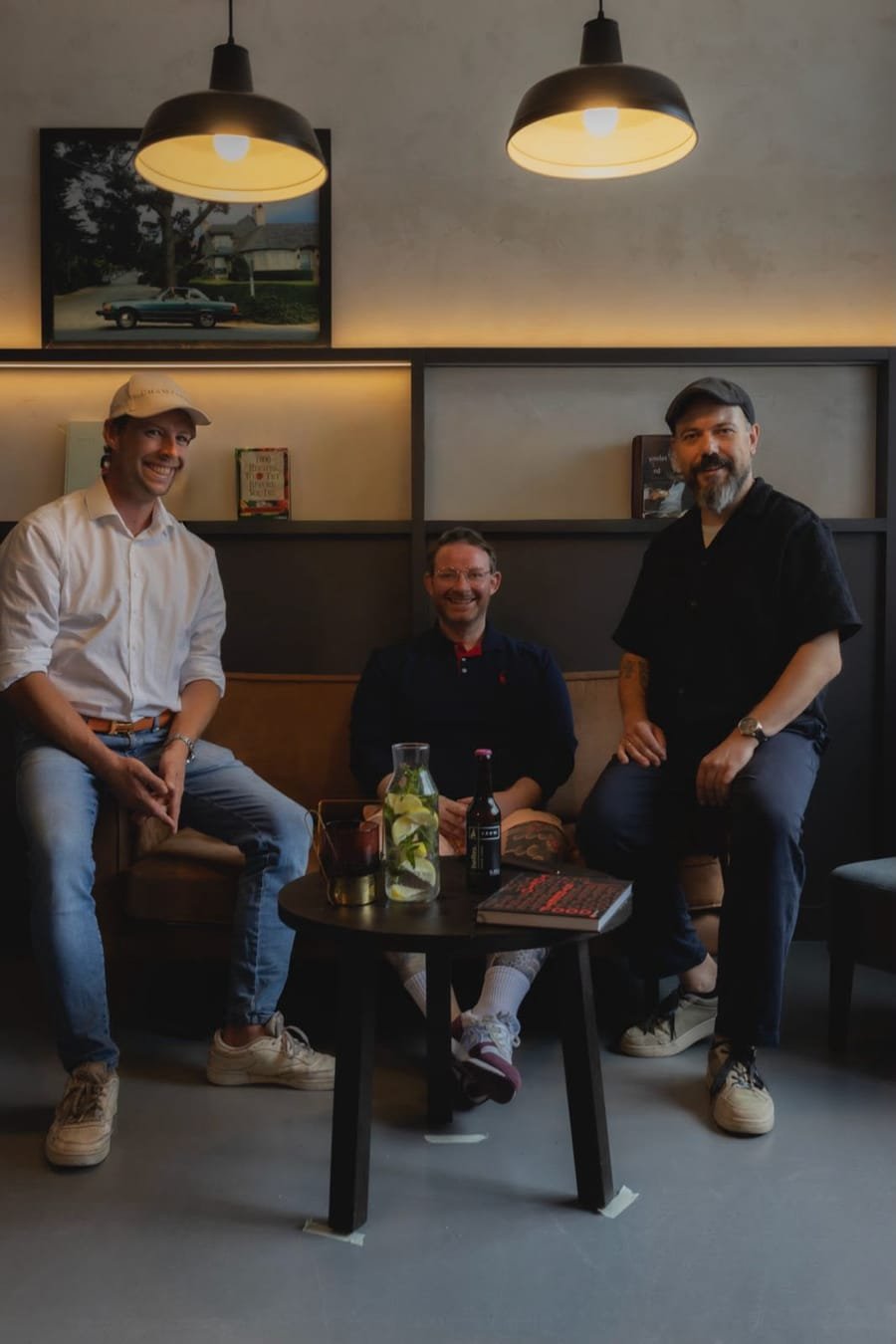 Michi Weinmann, Holger Haag und Toni Schreiner nebeneinander vor der Aufnahme